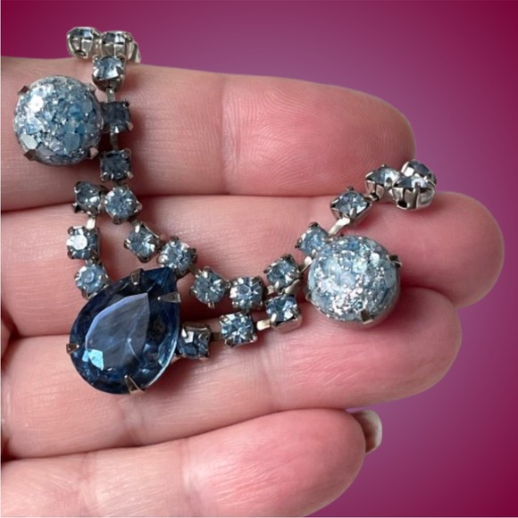 Vintage Jewelry - Gorgeous vintage blue rhinestone choker necklace w/ confetti cabochons